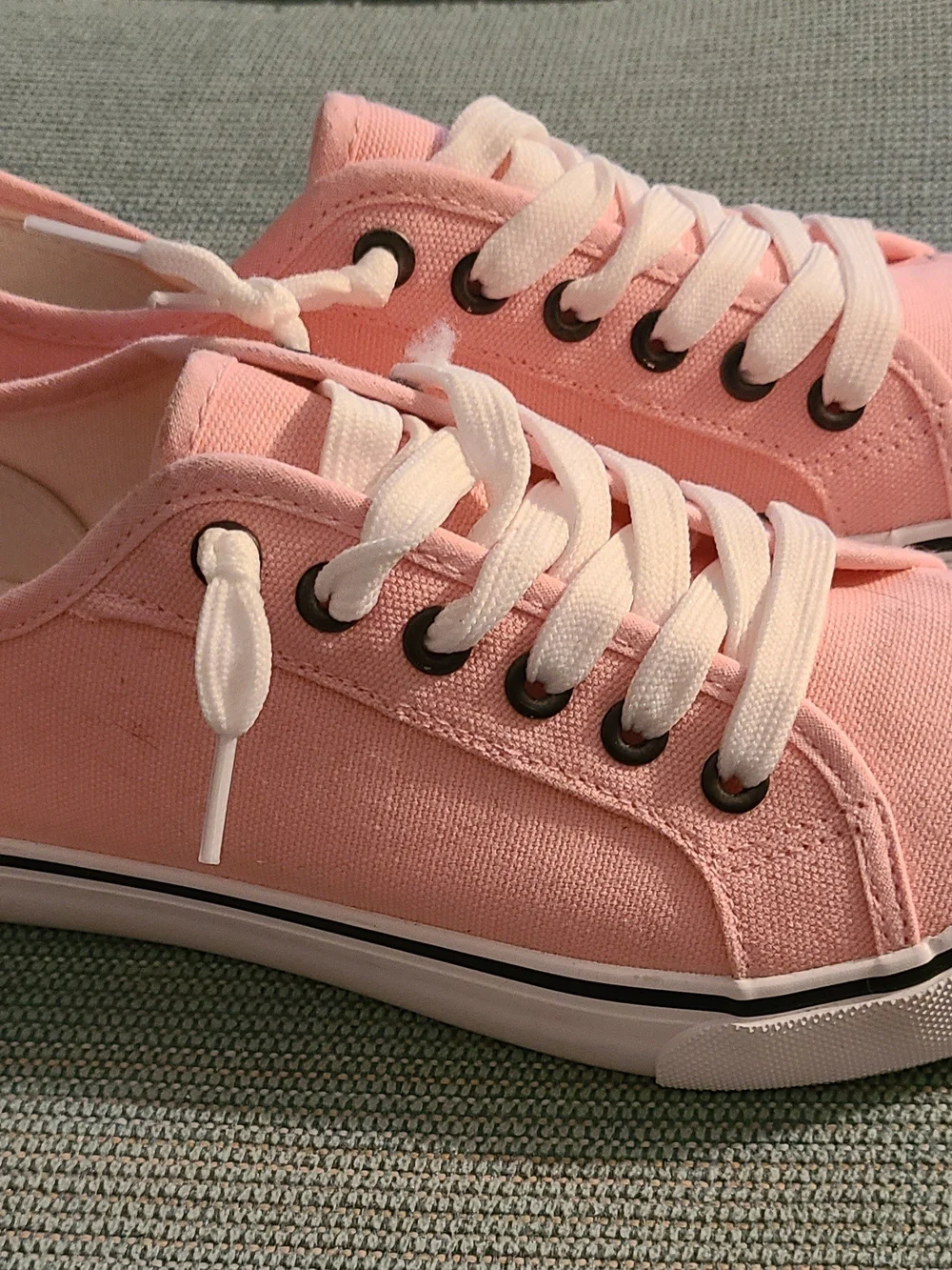 BTC! Source Unknown Pink Canvas Low-Top Lace-Up Sneakers